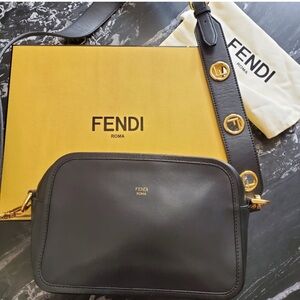 Fendi CrossbodyCamera Bag